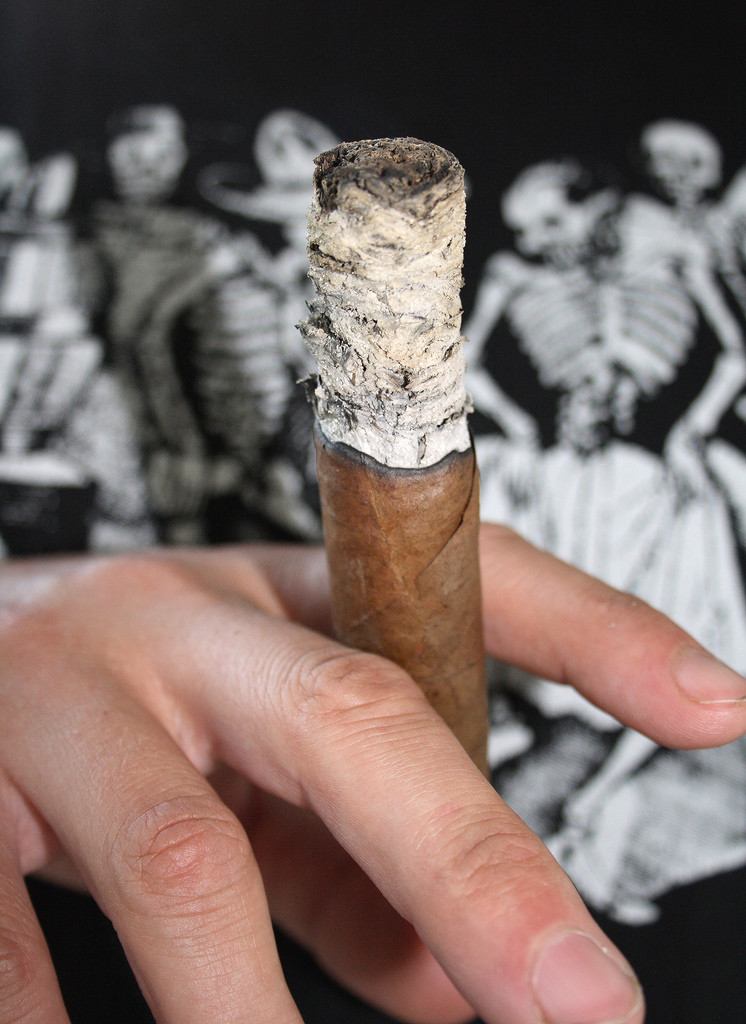 do cigars have nicotine